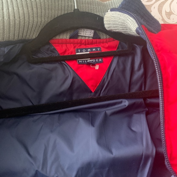 TOMMY HILFIGER DOWN PUFFER - Picture 7 of 7